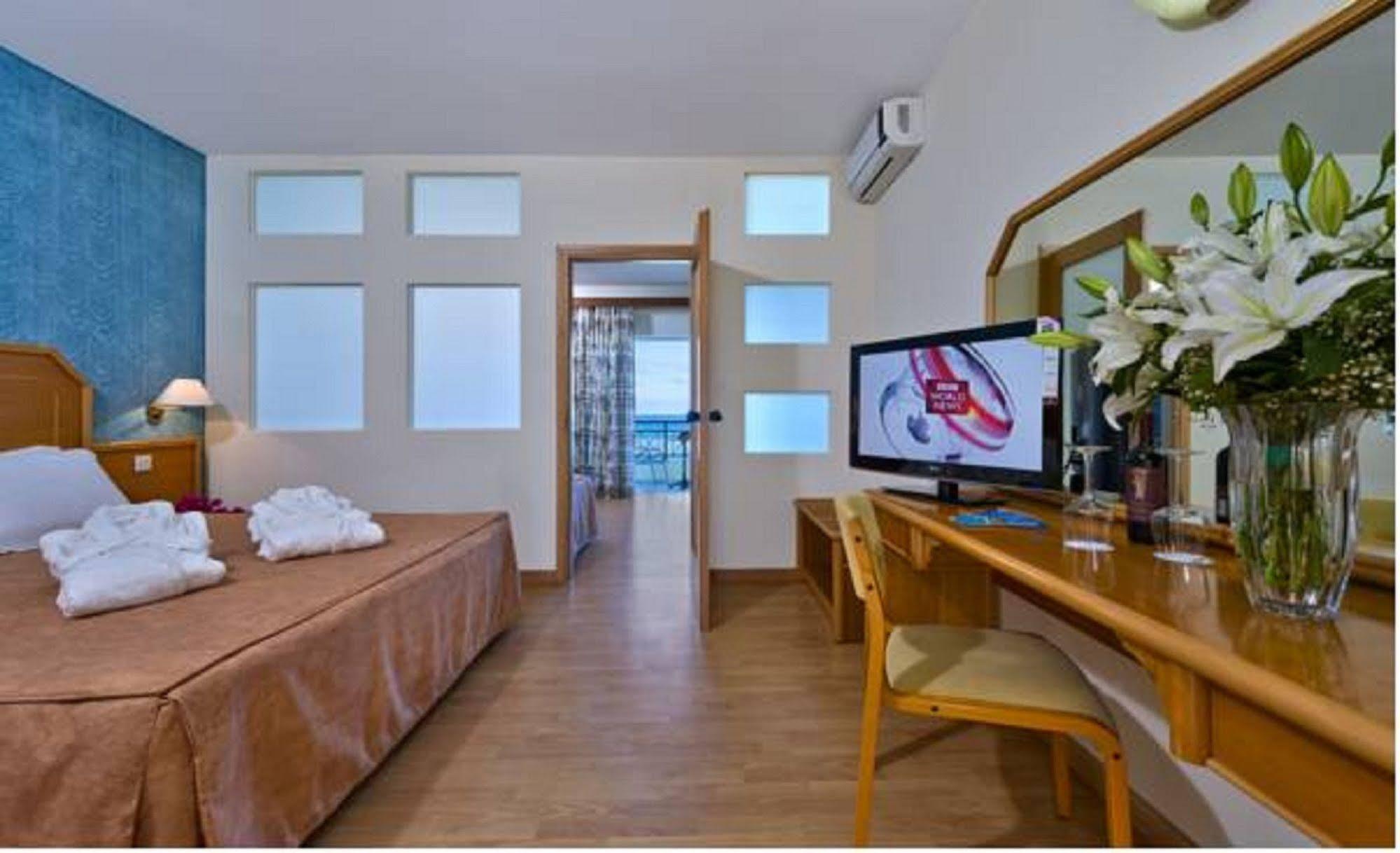Rethymno Mare & Water Park Hotel Szkaléta Kültér fotó